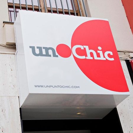 Hospedium Hostal Un Punto Chic Huesca Exterior foto