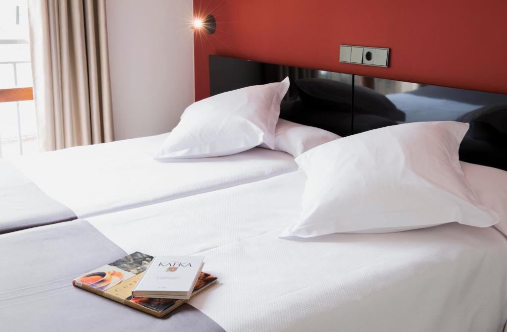 Hospedium Hostal Un Punto Chic Huesca Zimmer foto