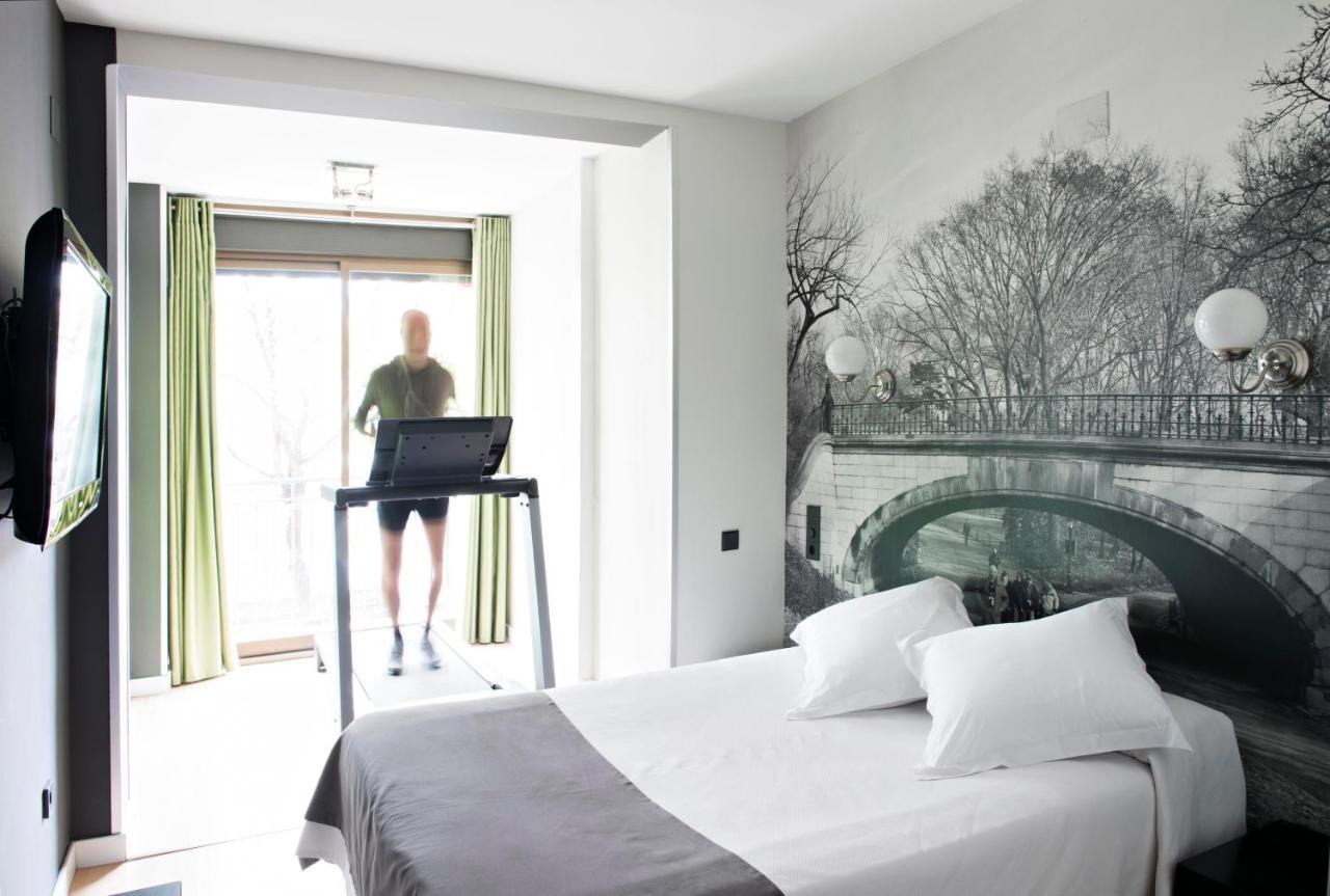 Hospedium Hostal Un Punto Chic Huesca Zimmer foto